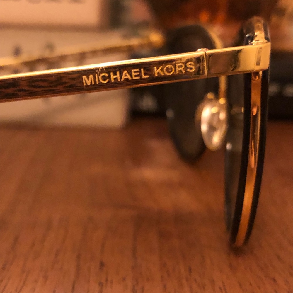 Michael Kors Adrianna glasses - Picture 4 of 4
